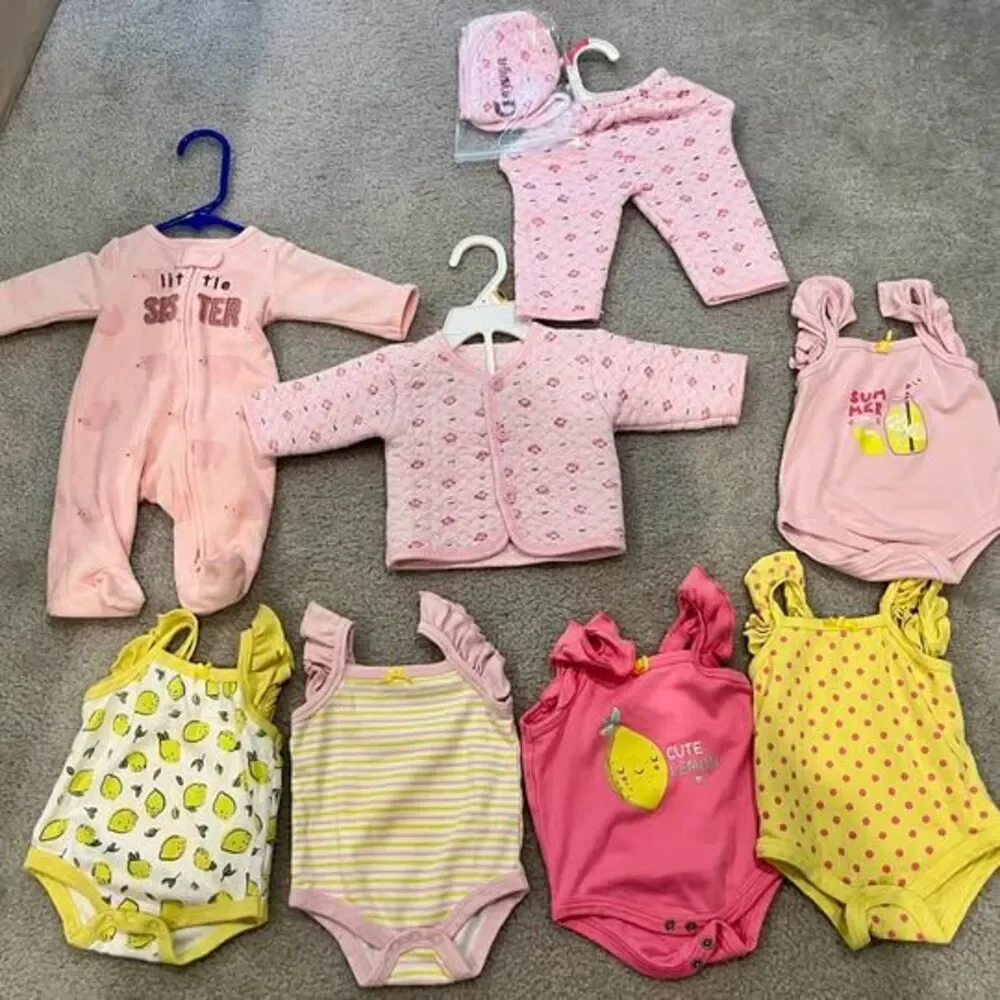 50 pc Baby Girl Clothes Bundle lot Newborn to 3m (Carter's, Cloud Island,Babyhug